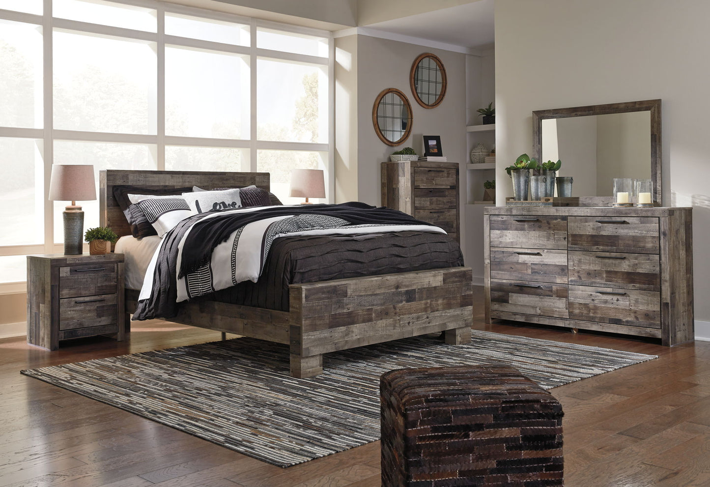 Derekson - Five Drawer Chest - Multi Gray