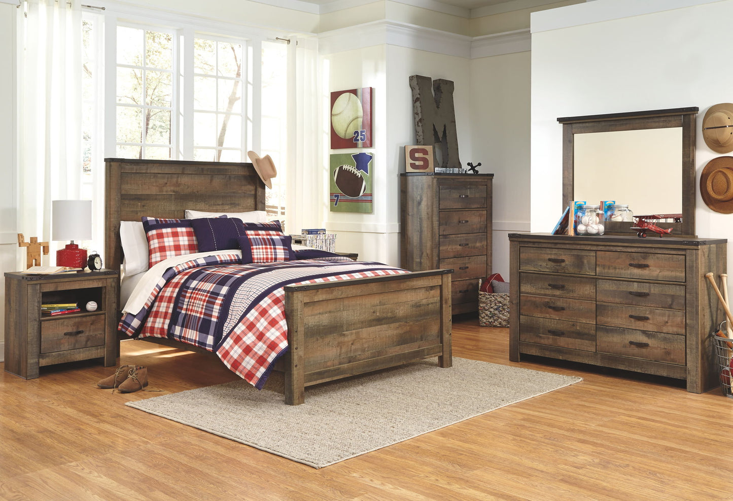 Trinell - Panel Bed