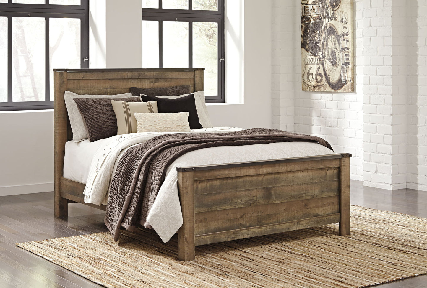 Trinell - Panel Bed
