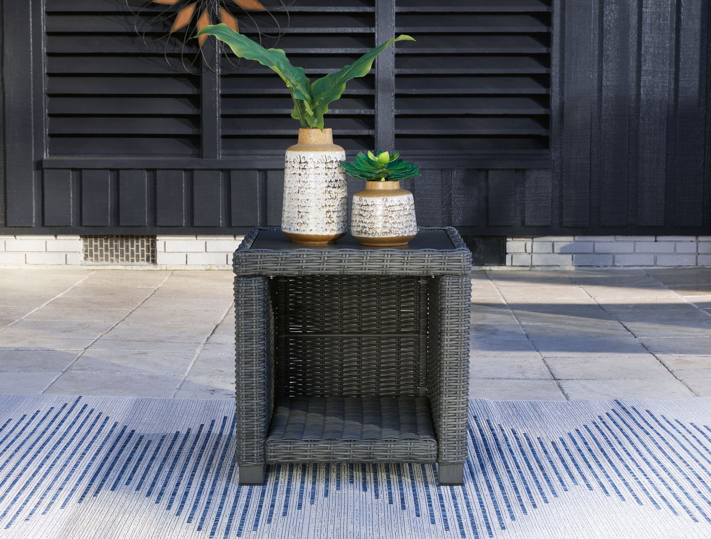 Elite Park - Square End Table - Gray