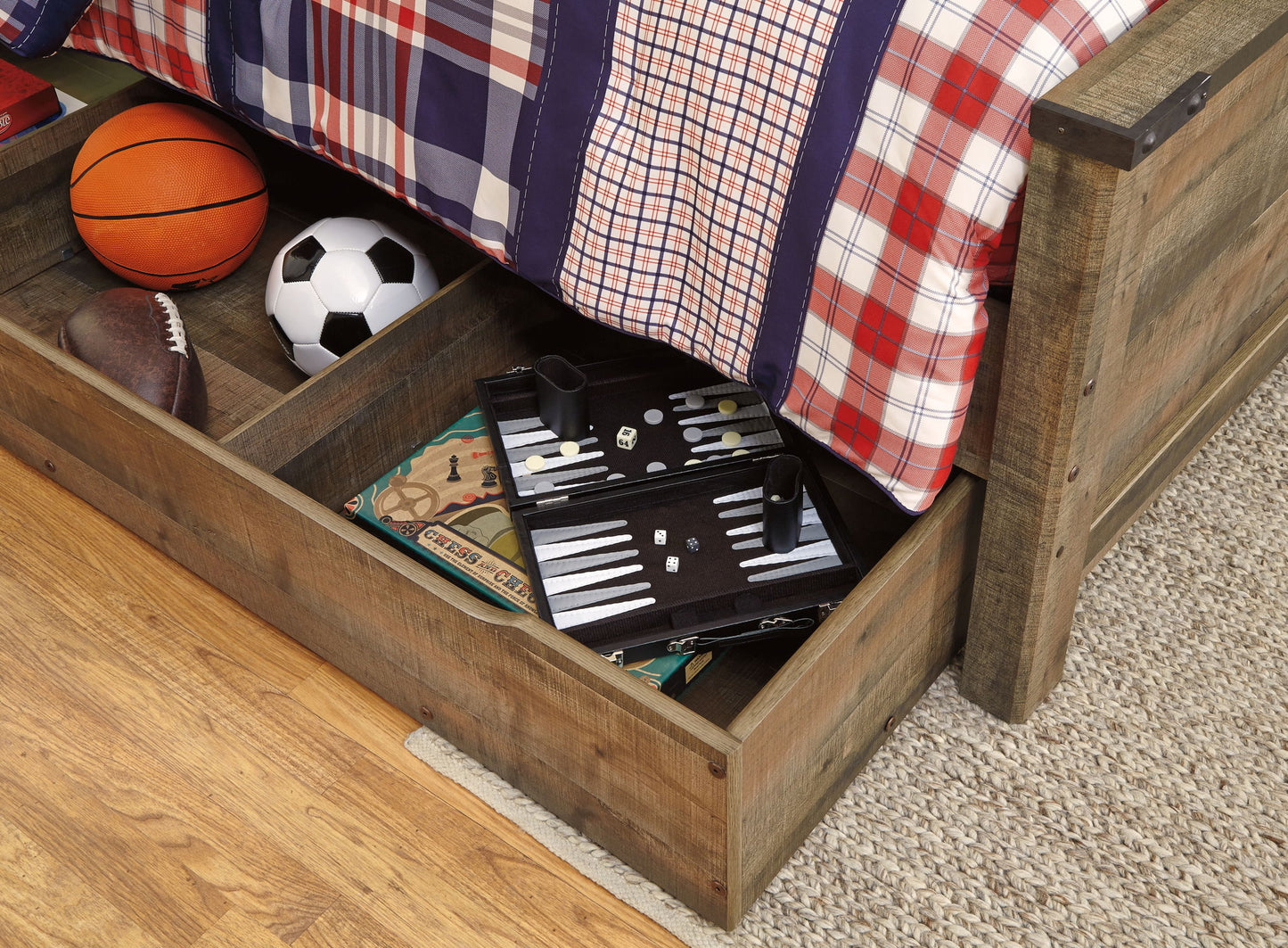 Trinell - Panel Bed